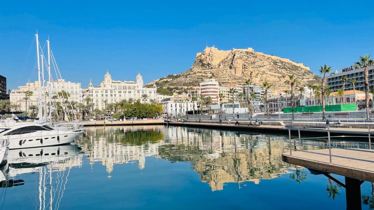 Alicante Postiguet Studios Luaran gambar